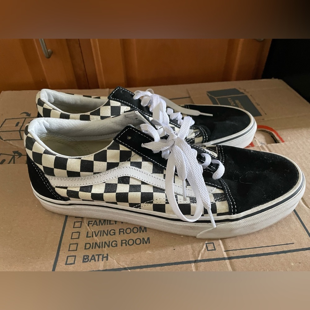 Vans Black and white checkered print, men’s size 10.5